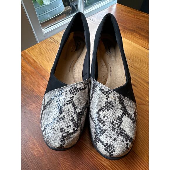 Clarks Black and Brown Wedge Shoes with Elegant Design - Picture 1 of 7